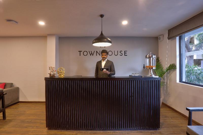 Oyo Townhouse 87 Spartan Nagar Madras Buitenkant foto