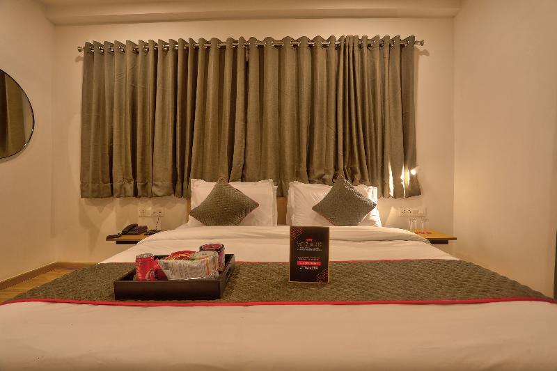 Oyo Townhouse 87 Spartan Nagar Madras Buitenkant foto