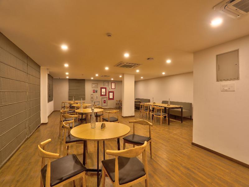Oyo Townhouse 87 Spartan Nagar Madras Buitenkant foto