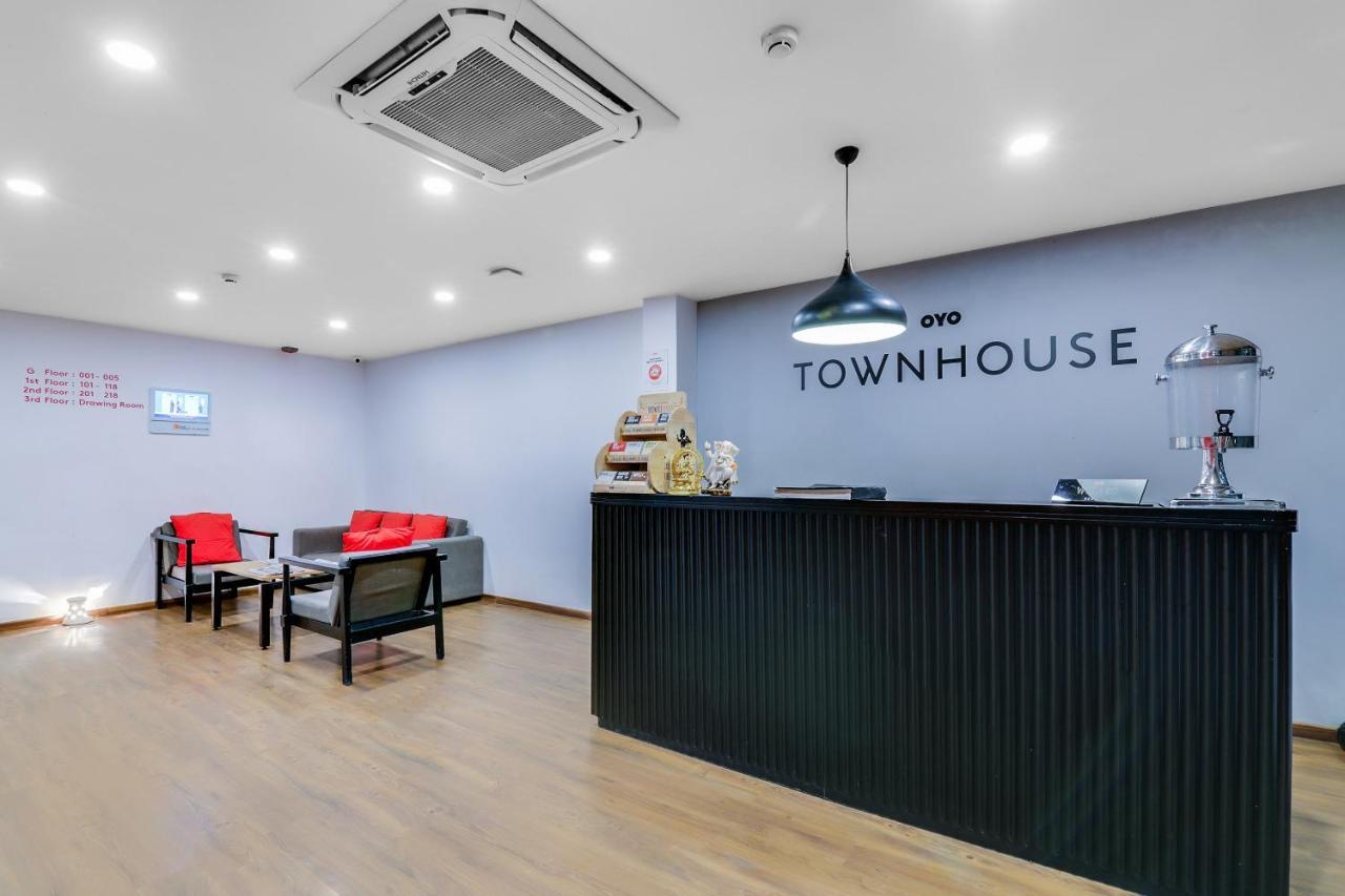 Oyo Townhouse 87 Spartan Nagar Madras Buitenkant foto